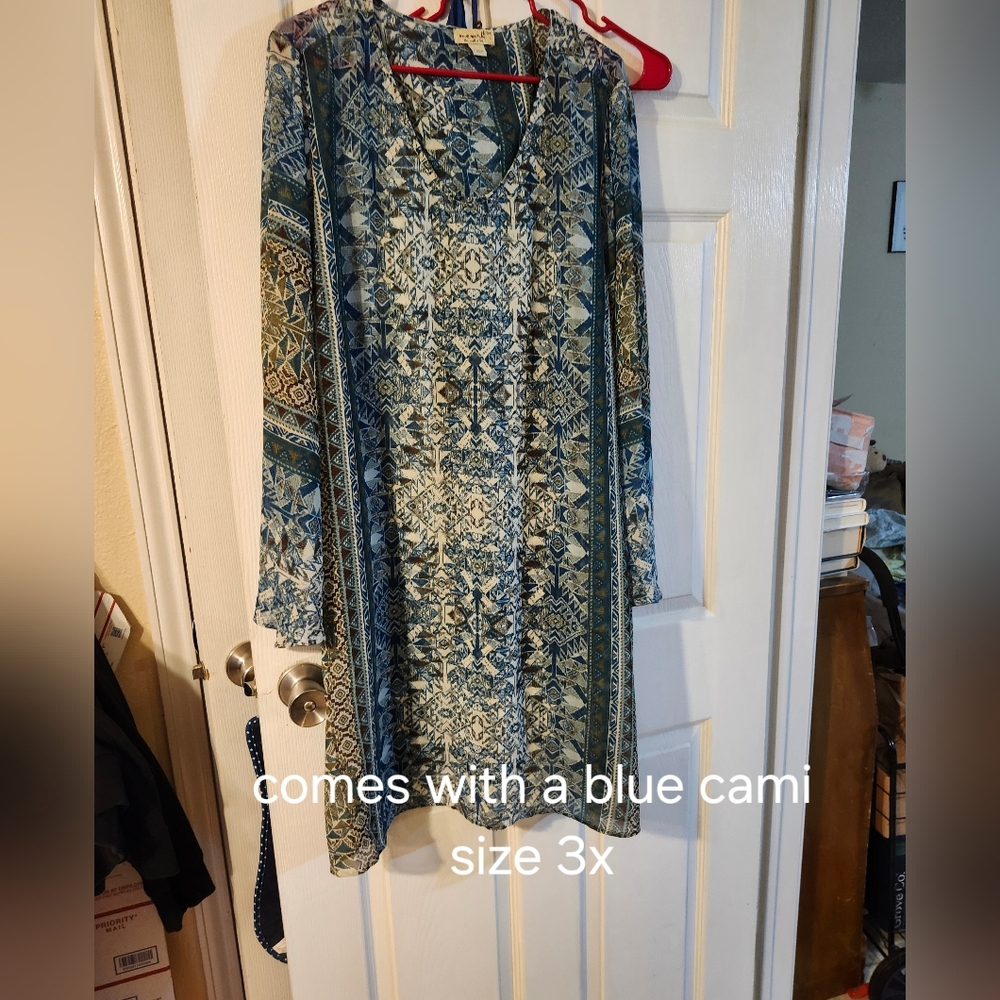 Tunic shirt with blue cami/shell